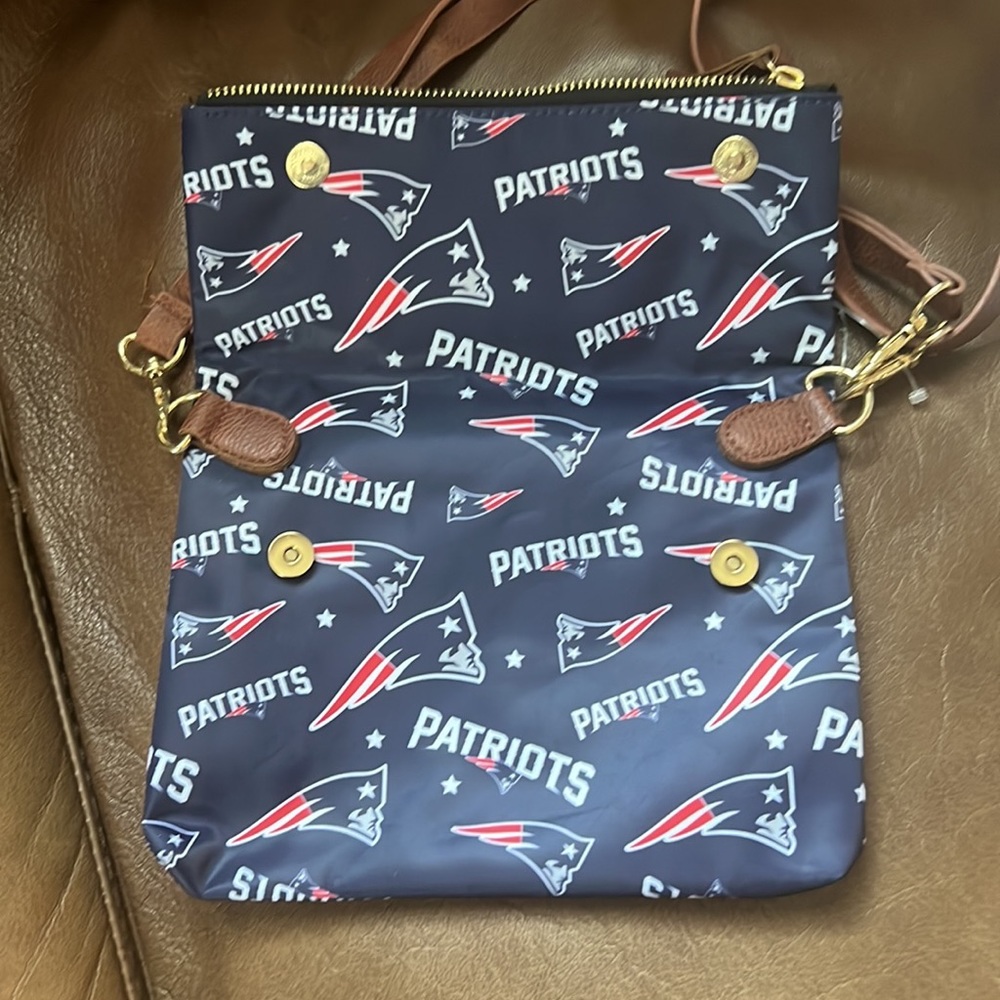 New England crossbody bag